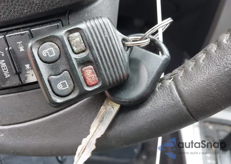 2008 Ford Focus Se/Ses из США, поврежденный, VIN 1FAHP35N38W132429